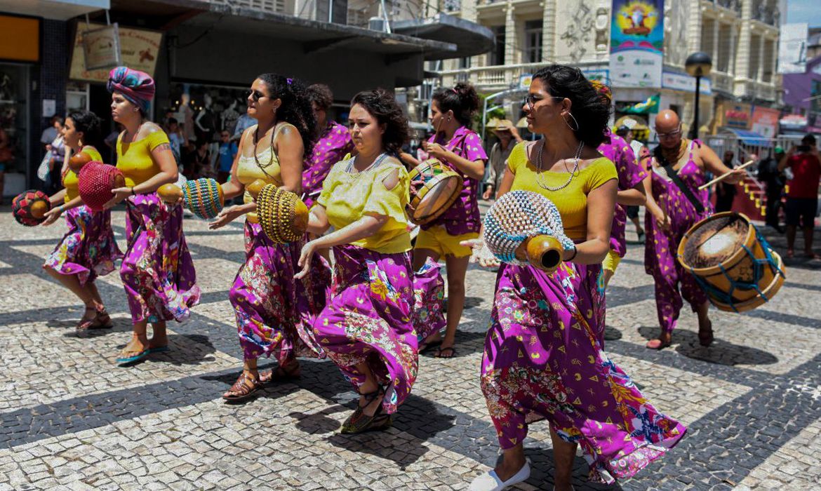 Coletivos lésbicos fortalecem redes de mulheres nas periferias - Pauta  Social